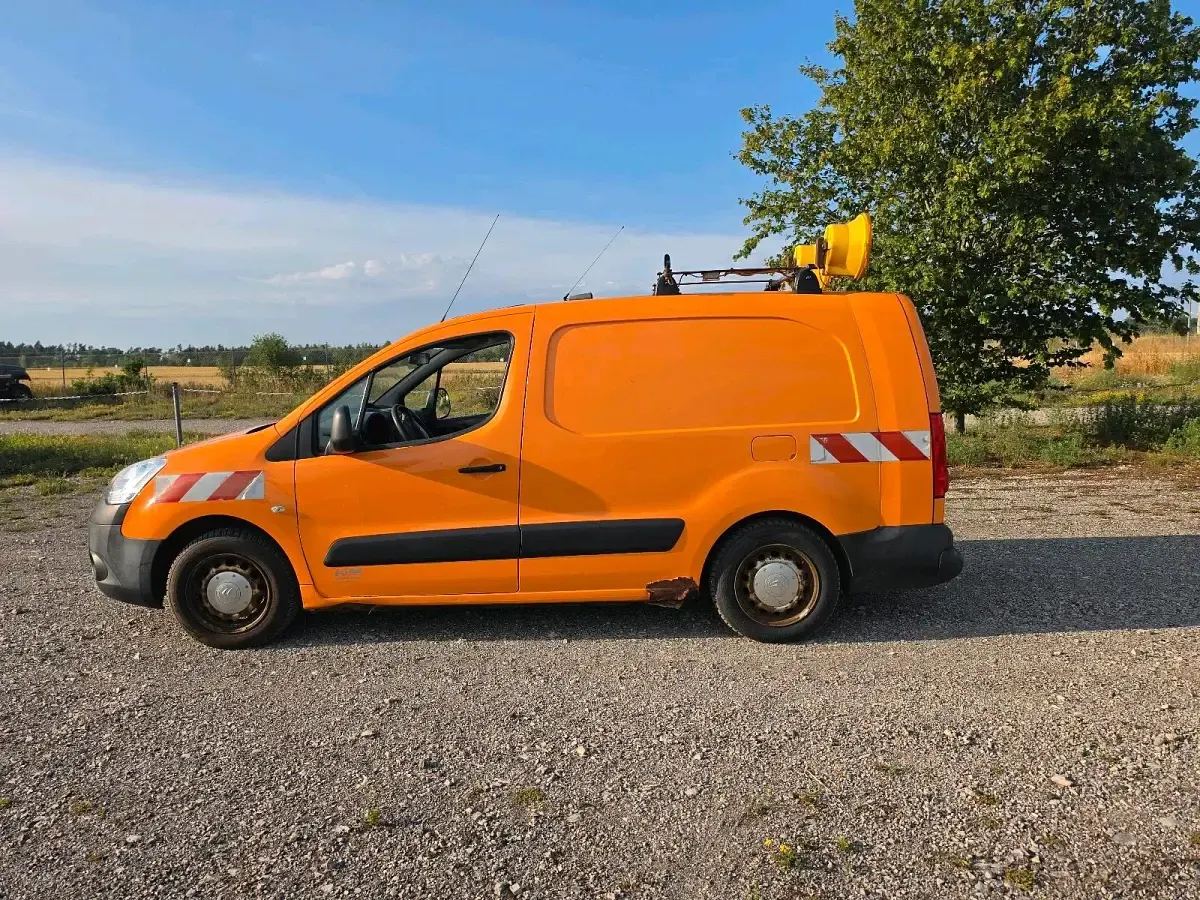 Gebraucht Citroën Berlingo 90 PS (66 kW) 2012 Orange Van / Kleinbus