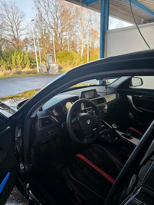 Gebraucht BMW 118 136 PS (100 kW) 2018 Schwarz Kleinwagen