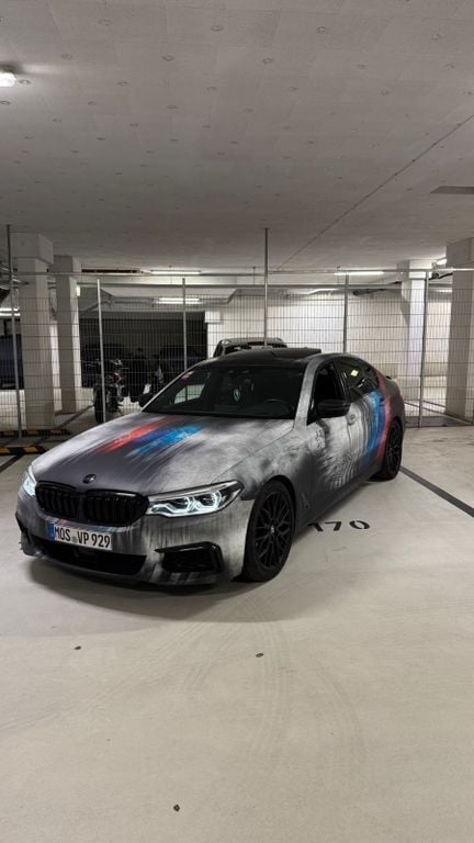 Schwarz Gebraucht 2018 BMW 550 M Sport Limousine | 28.999 € - Bild 1/4