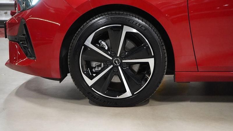 Gebraucht Opel Astra 136 PS (100 kW) 2024 Rot Limousine