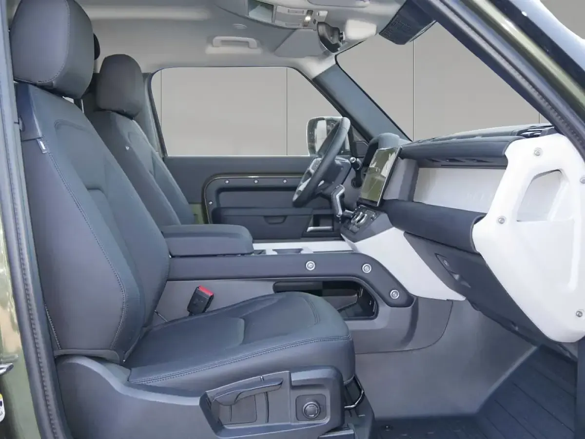 Gebraucht Land Rover Defender S 202 PS (148 kW) 2026 SUV