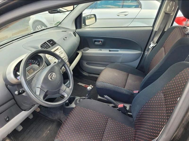 Gebraucht Daihatsu Sirion 103 PS (75 kW) 2007 Schwarz Kleinwagen