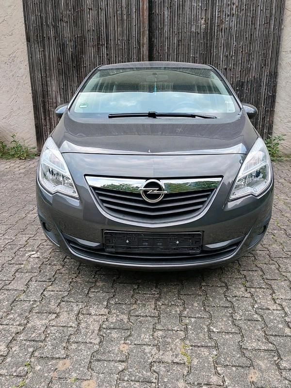 Grau Gebraucht 2010 Opel Meriva Van / Kleinbus | 1.950 € (Guter Preis) - Bild 1/4