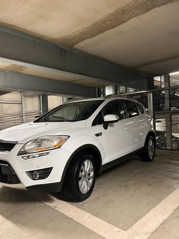 Gebraucht Ford Kuga Titanium 140 PS (102 kW) 2011 Weiß SUV