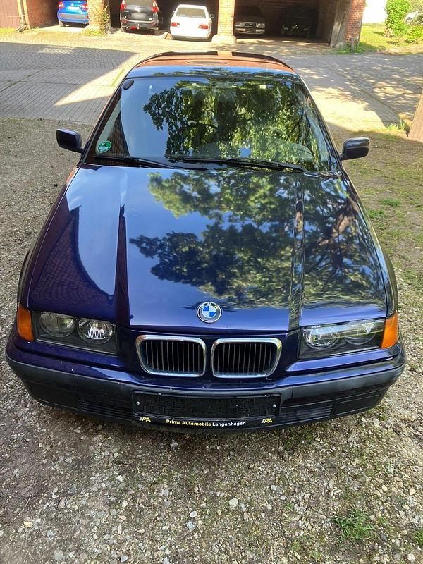 Gebraucht BMW 316 101 PS (74 kW) 1997 Blau Kombi