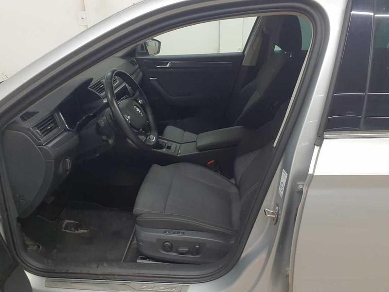 Gebraucht Skoda Superb Style 150 PS (110 kW) 2023 Brillantsilber metallic Kombi
