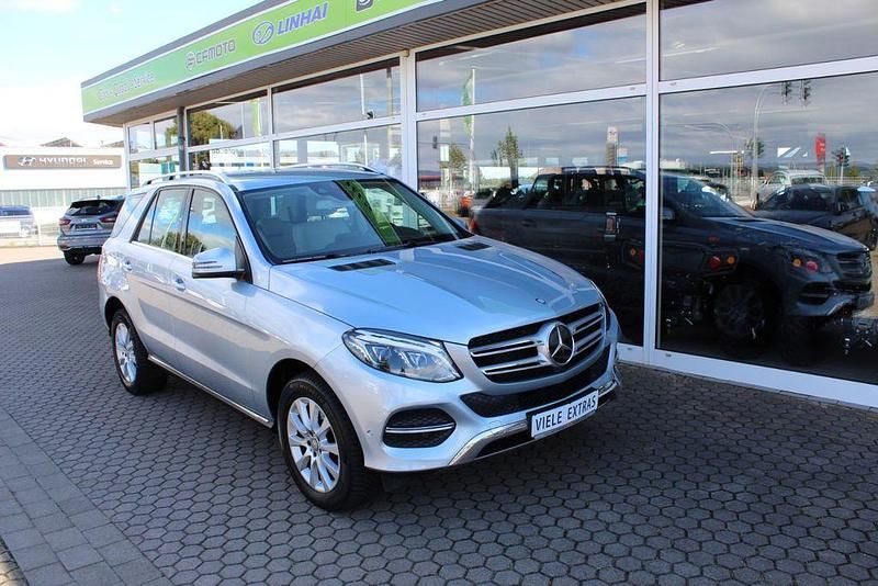 Grau Gebraucht 2016 Mercedes GLE400 SUV | 25.999 € (Fairer Preis) - Bild 1/4