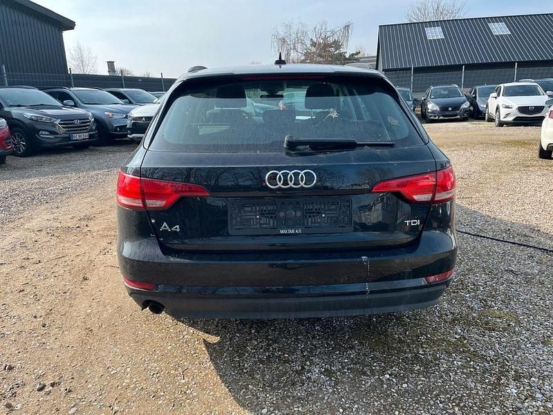 Gebraucht Audi A4 Sport 150 PS (110 kW) 2016 Schwarz Limousine