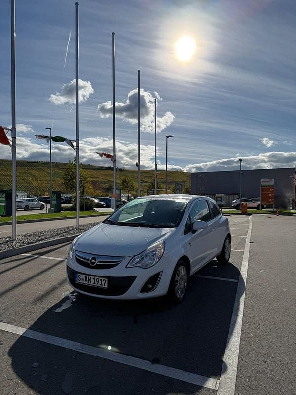 Weiß Gebraucht 2011 Opel Corsa Coupé | 3.599 € (Fairer Preis) - Bild 1/4