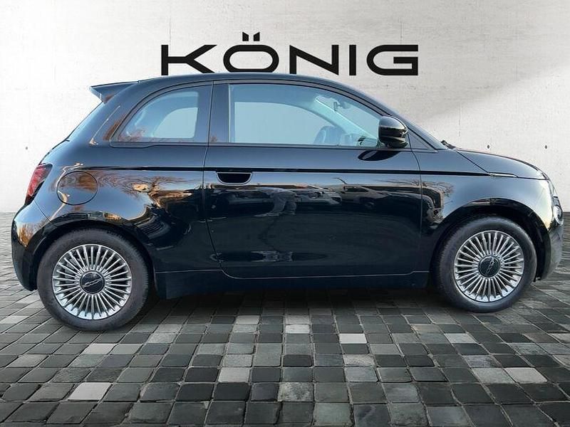 Gebraucht Fiat 500e 42 kW (58 PS) 2023 Cinemaschwarz Kleinwagen