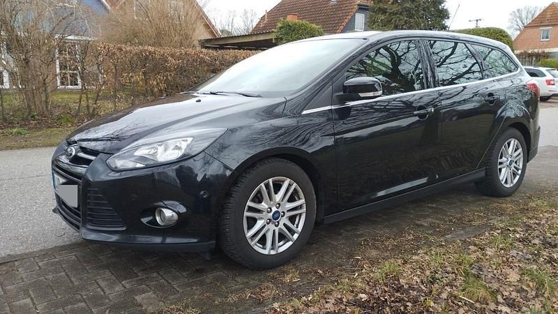 Gebraucht Ford Focus Titanium 116 PS (85 kW) 2014 Schwarz Kombi