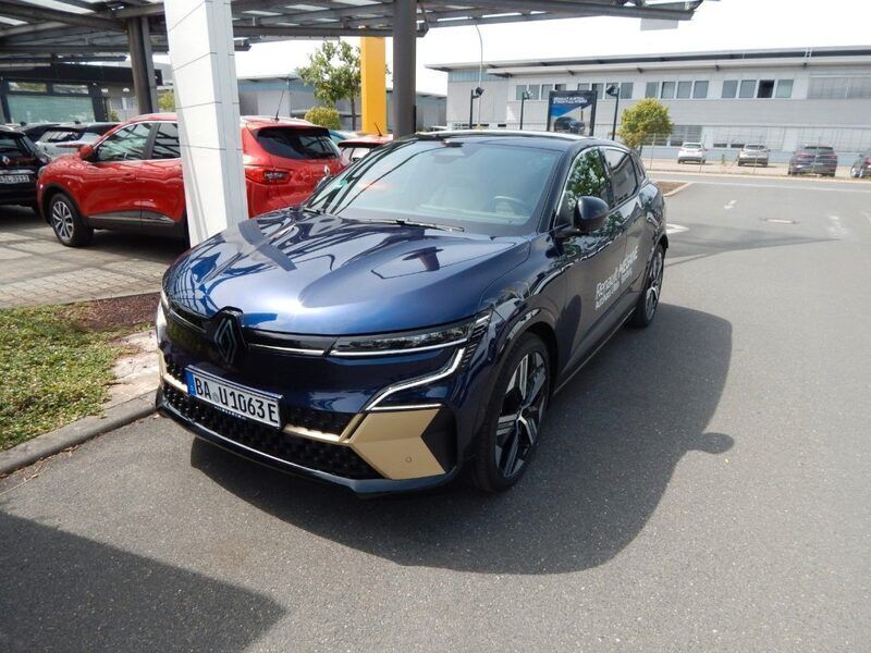 Blau + schwarz Gebraucht 2022 Renault Mégane Iconic Limousine | 33.980 € (Fairer Preis) - Bild 1/4