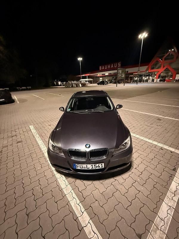 Gebraucht BMW 320 150 PS (110 kW) 2006 Grau Limousine
