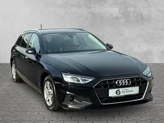 Używany Audi A4 Basis 163 KM (119 kW) 2023 Czarny Kombi