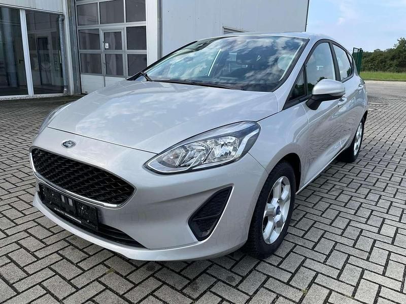 Gebraucht Ford Fiesta Trend 86 PS (63 kW) 2018 Polarsilber metallic Kleinwagen