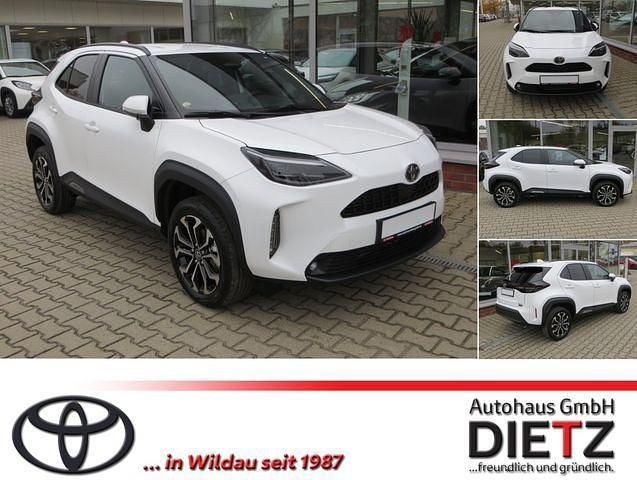 Schneeweiß Neu 2024 Toyota Yaris Cross Team SUV | 29.390 € (Fairer Preis) - Bild 1/4