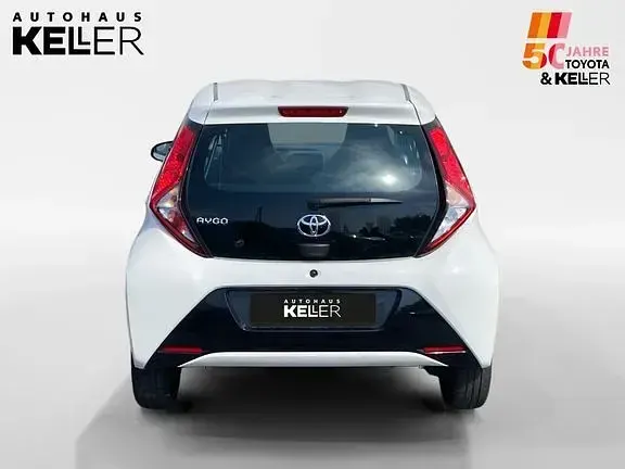 Gebraucht Toyota Aygo X-play 72 PS (52 kW) 2019 Weiß Kleinwagen