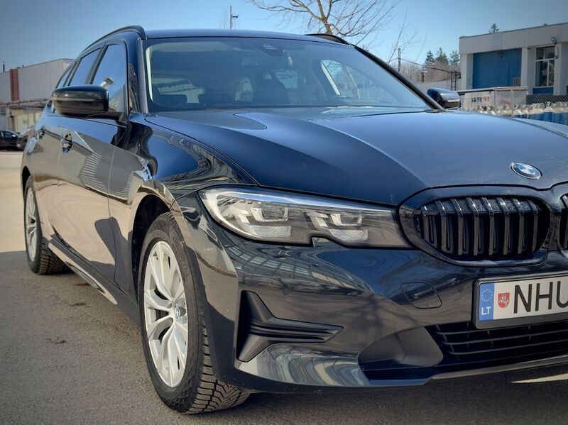 Schwarz Gebraucht 2020 BMW 318 Kombi | 20.000 € (Superpreis) - Bild 1/4