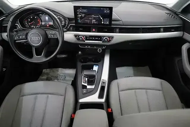 Gebraucht Audi A4 Basis 163 PS (119 kW) 2019 Schwarz Kombi