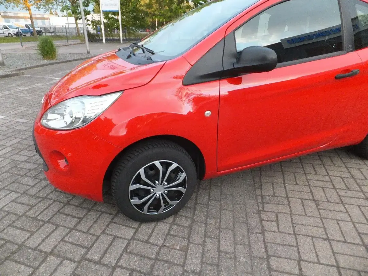 Gebraucht Ford Ka Ambiente 69 PS (50 kW) 2015 Rot Kleinwagen