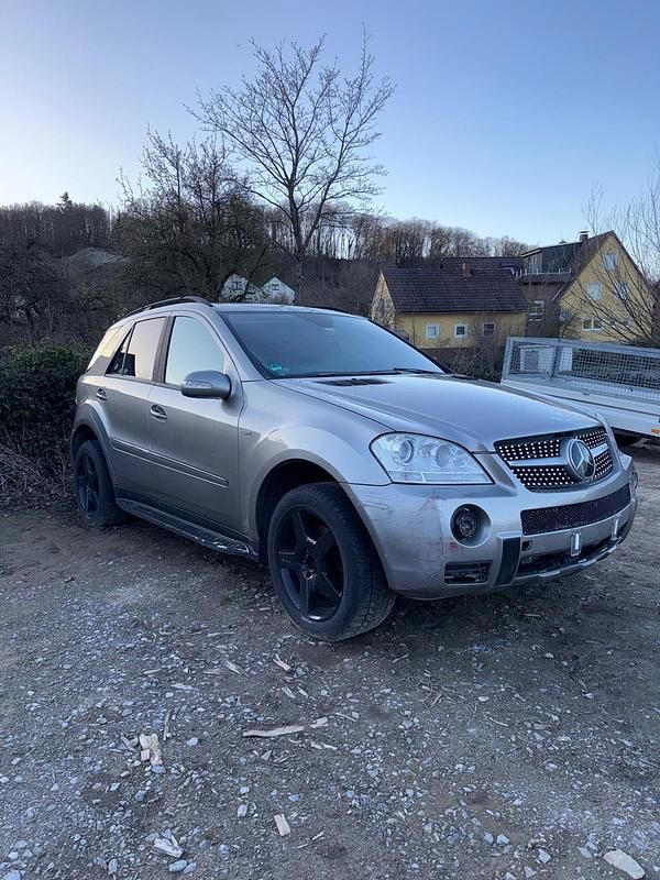 Gebraucht Mercedes ML320 224 PS (164 kW) 2005 Silber SUV
