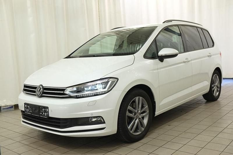 Gebraucht VW Touran Comfortline 150 PS (110 kW) 2024 Weiß Van / Kleinbus