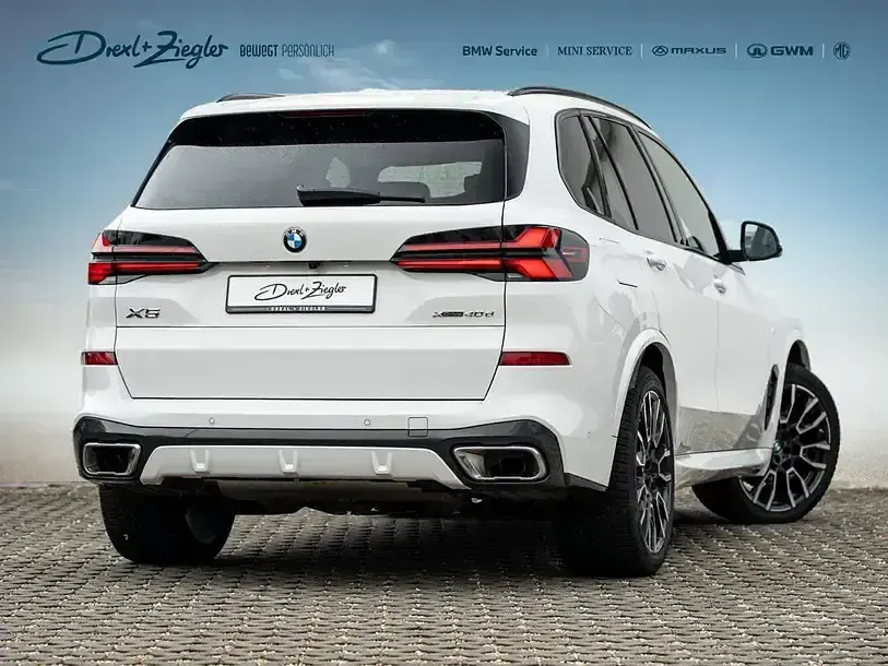 Gebraucht BMW X5 M Sport 352 PS (258 kW) 2025 Alpinweiss uni SUV