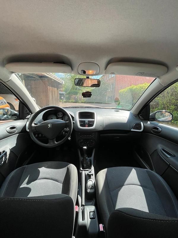 Gebraucht Peugeot 206 75 PS (55 kW) 2009 Blau Kleinwagen