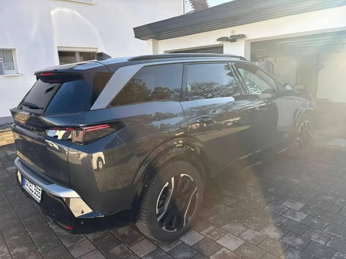 Gebraucht Peugeot 5008 GT 156 kW (213 PS) 2025 Grau SUV