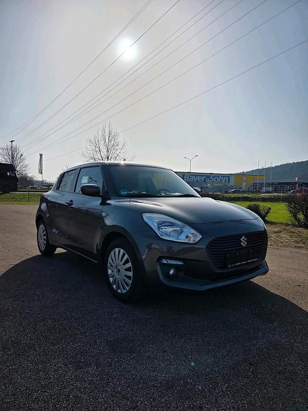 Gebraucht Suzuki Swift 90 PS (66 kW) 2020 Grau Kleinwagen