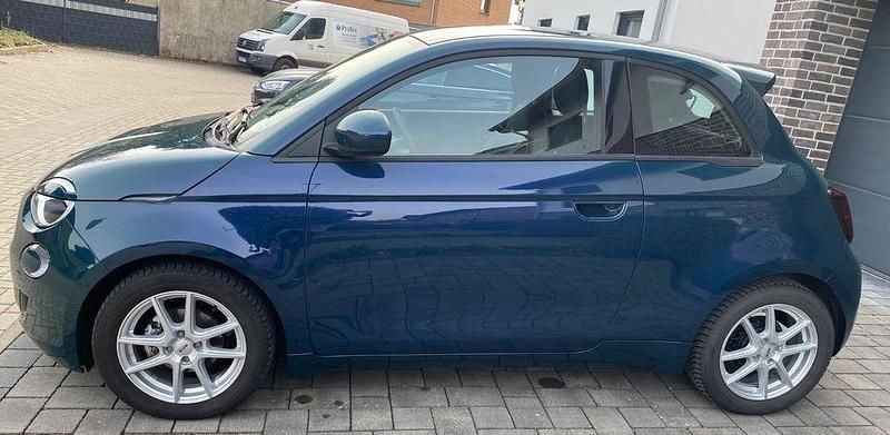 Gebraucht Fiat 500e 69 kW (95 PS) 2023 Grün Limousine