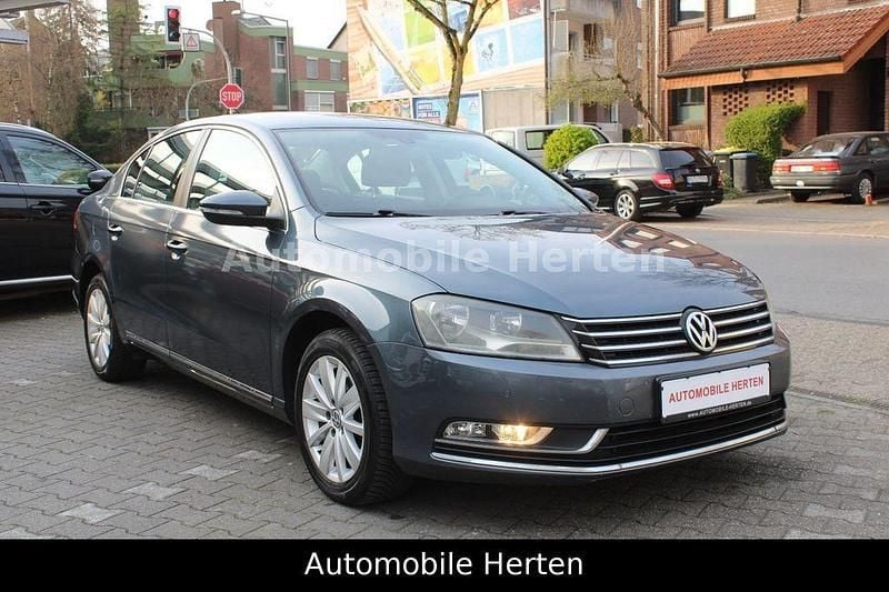 Gebraucht VW Passat Comfortline 150 PS (110 kW) 2013 Grau Limousine