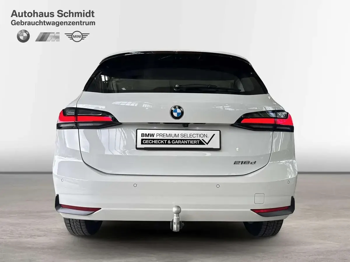 Gebraucht BMW 218 Active Tourer 150 PS (110 kW) 2023 Alpinweiß uni Van / Kleinbus