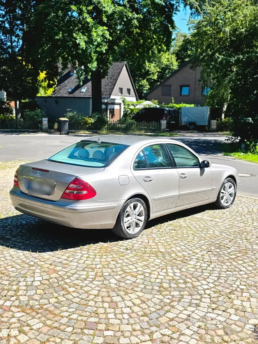 Gebraucht Mercedes E320 204 PS (150 kW) 2005 Grau Limousine