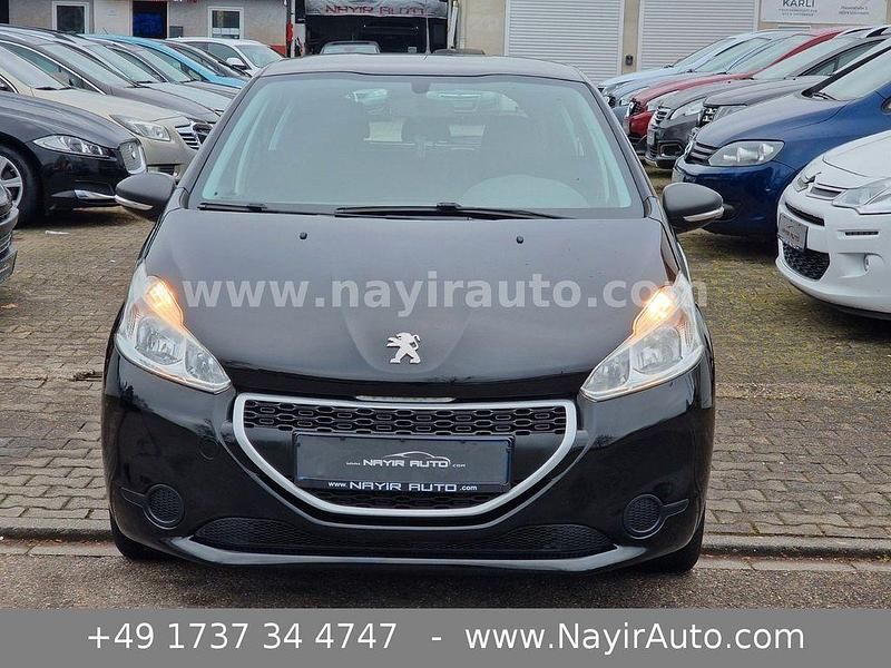 Gebraucht Peugeot 208 Access 68 PS (50 kW) 2013 Schwarz Kleinwagen