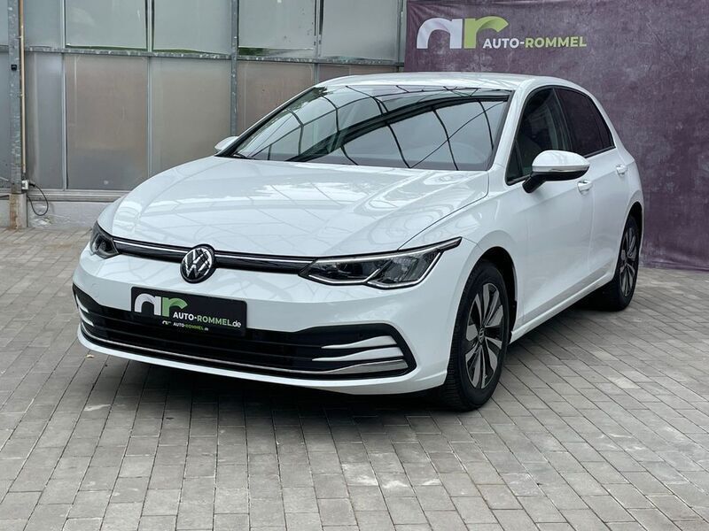Weiß Gebraucht 2024 VW Golf VIII Move Limousine | 24.990 € (Guter Preis) - Bild 1/4