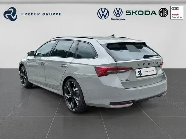 Neu Skoda Octavia SportLine 204 PS (150 kW) 2025 Steelgrau Kombi