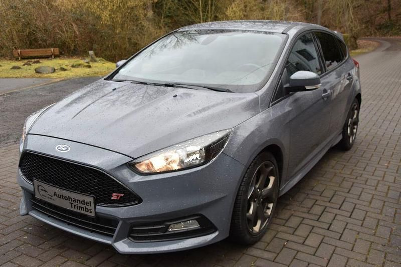 Gebraucht Ford Focus ST 250 PS (183 kW) 2015 Grau Limousine