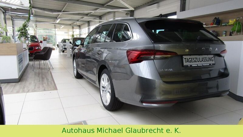 Gebraucht Skoda Octavia Selection 150 PS (110 kW) 2024 Grau Kombi