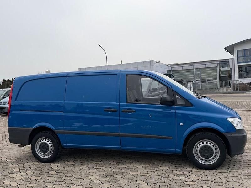Gebraucht Mercedes Vito 163 PS (119 kW) 2013 Blau Van