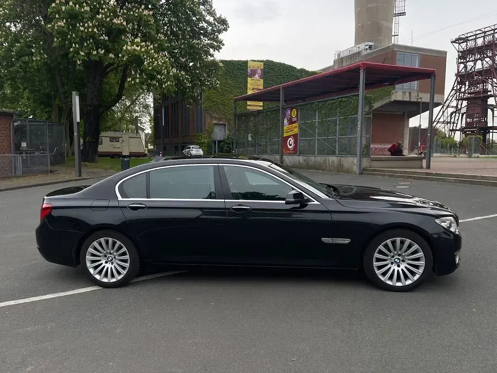 Gebraucht BMW 730 258 PS (189 kW) 2015 Schwarz Limousine