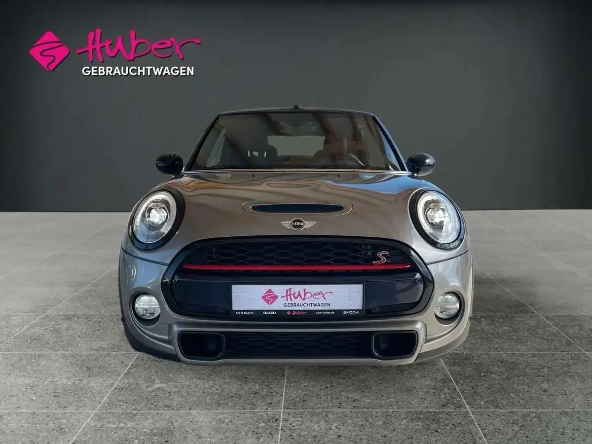 Käytetty Mini Cooper S Cabriolet 192 HP (141 kW) 2017 Hopea Avoauto