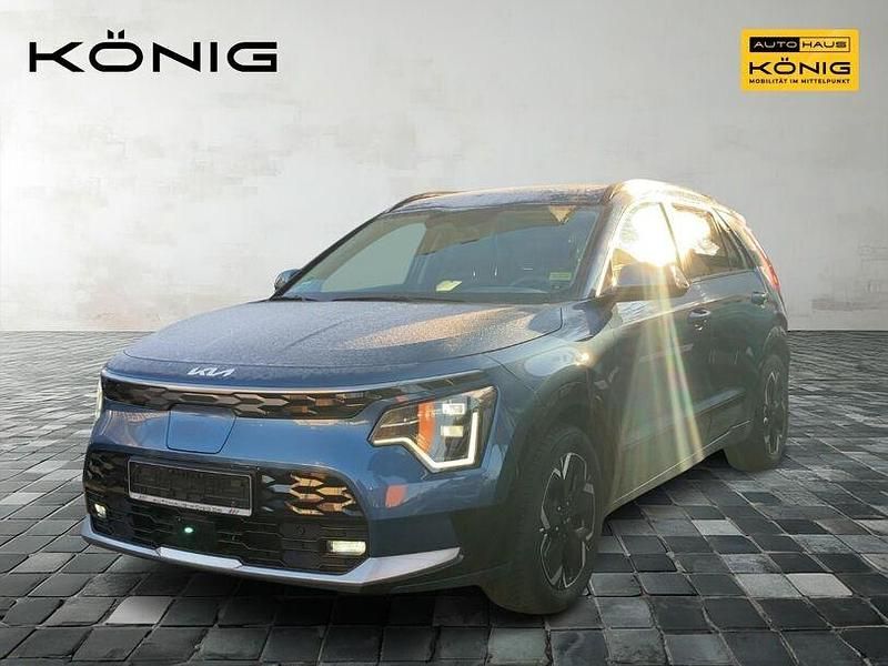 Blau Gebraucht 2023 Kia Niro Spirit SUV | 32.849 € (Etwas zu teuer) - Bild 1/4