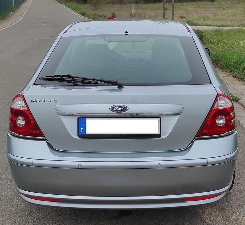 Gebraucht Ford Mondeo Ghia 145 PS (106 kW) 2007 Silber Limousine