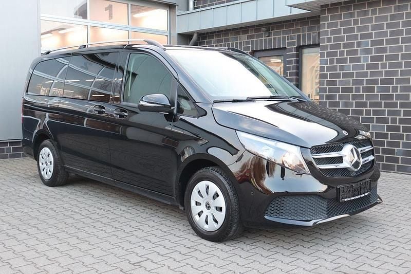 Gebraucht Mercedes V220 163 PS (119 kW) 2020 Schwarz Van / Kleinbus