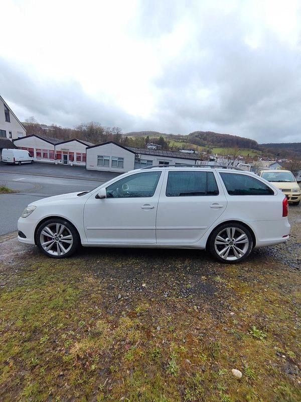 Gebraucht Skoda Octavia RS 200 PS (147 kW) 2010 Weiß Kombi