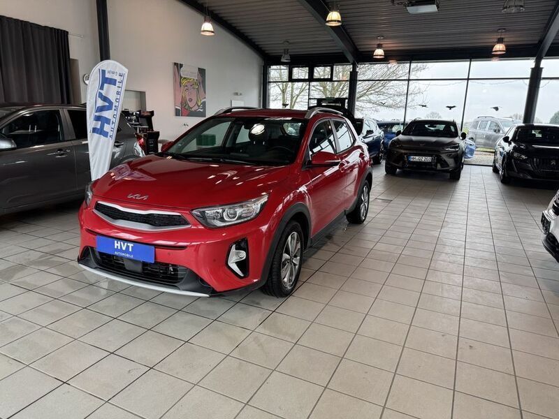 Rot Gebraucht 2024 Kia Stonic Vision SUV | 17.490 € (Guter Preis) - Bild 1/4