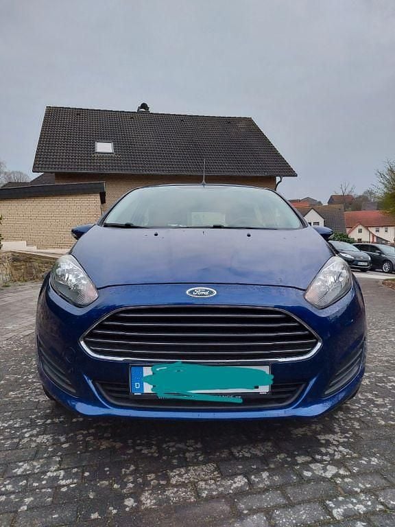 Gebraucht Ford Fiesta 82 PS (60 kW) 2015 Blau Limousine