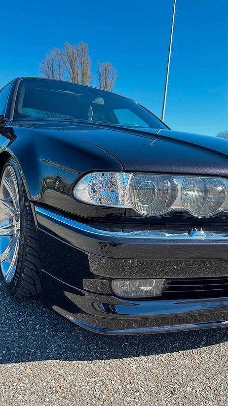 Gebraucht BMW 730 198 PS (145 kW) 2001 Schwarz Limousine