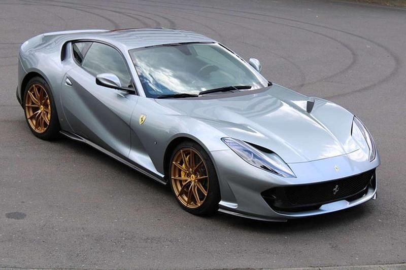 Grigio titanio metallic Gebraucht 2018 Ferrari 812 Coupé | 329.812 € - Bild 1/4